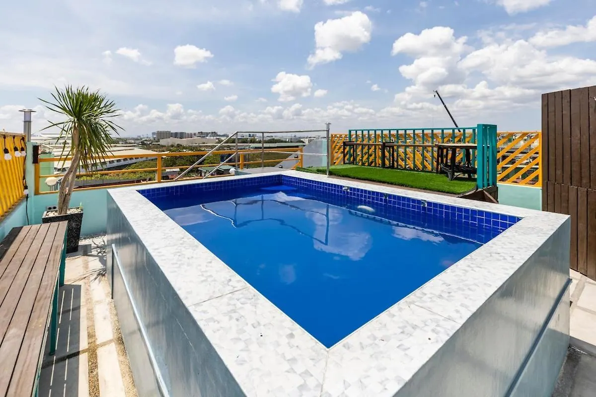 Near Airport Nordic Cozy Br With Roof Deck Mini Pool Apartment Manila