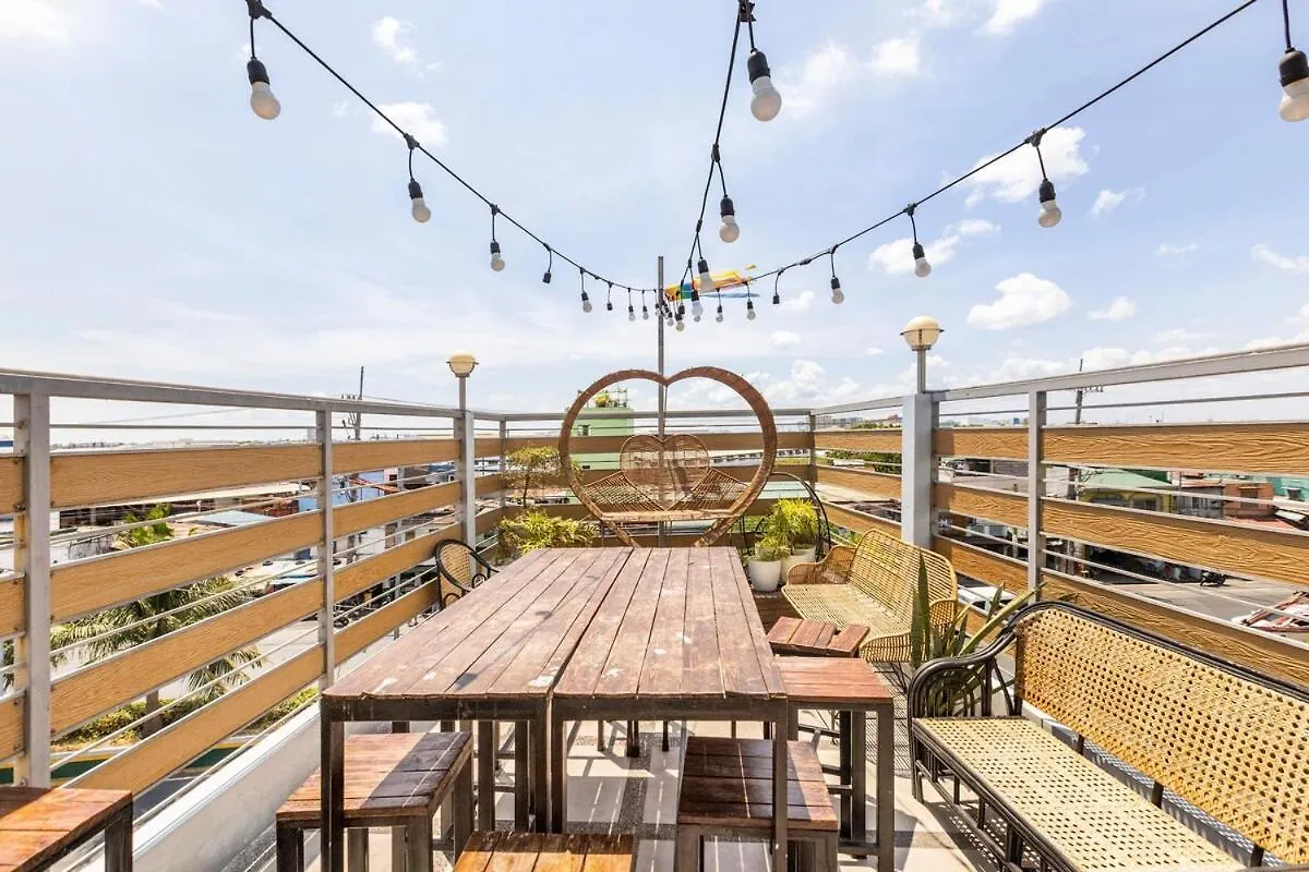 Near Airport Nordic Cozy Br With Roof Deck Mini Pool Apartment Manila 0*,